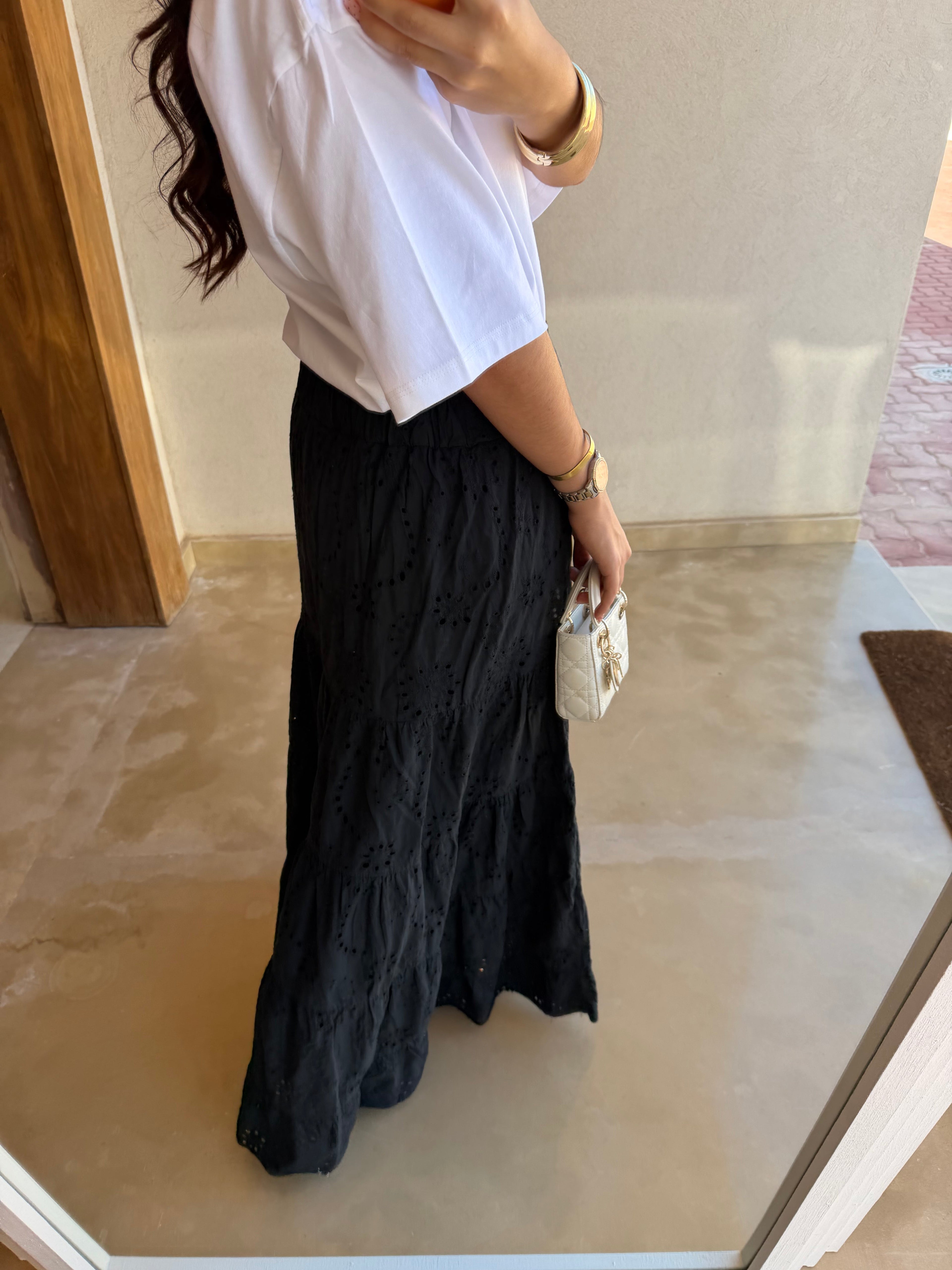 Jupe en broderie anglaise noire