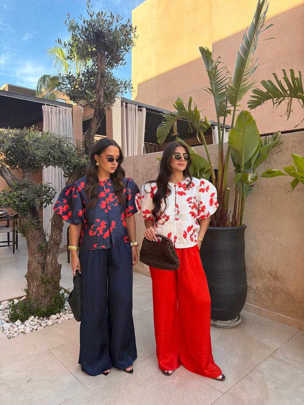 Pantalon satiné uni rouge