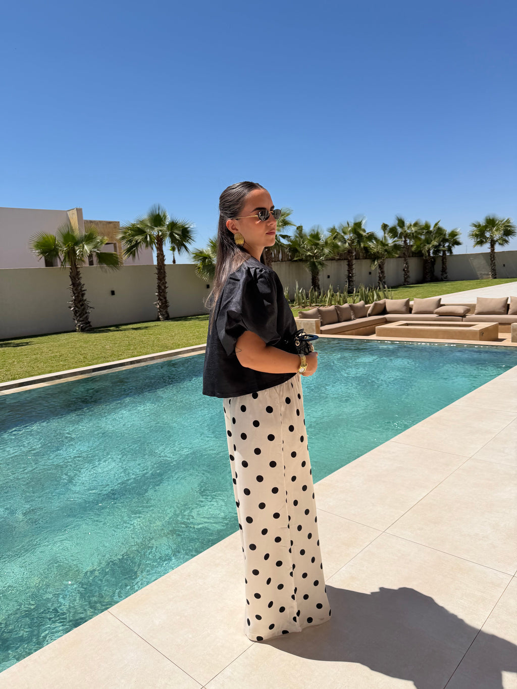 Pantalon satiné à pois blanc